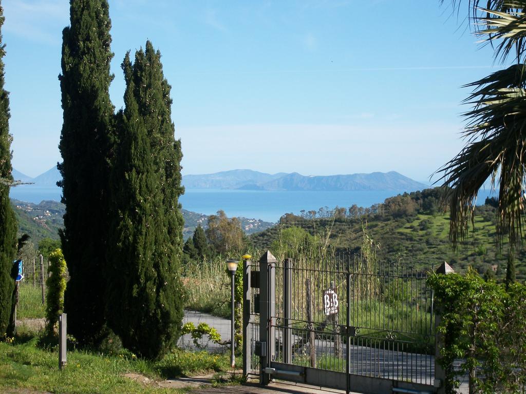 Le Poiane B&B Vacanze San Piero Patti Экстерьер фото